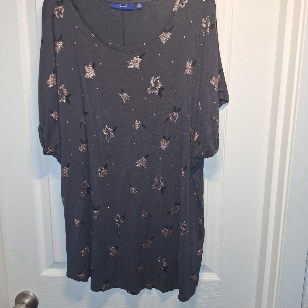 Apt 9 Black and Gold Short Sleeve Top